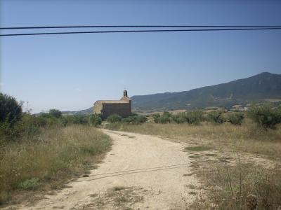 a semmi közepén egy templomocska