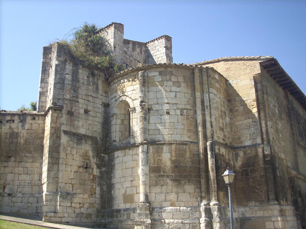ez a templom az 1200-években a királyok temetkezési helyéül is szolgált