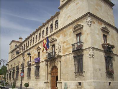 Leon / Palacio de los Guzmanes,tartományi parlament(Castilia)