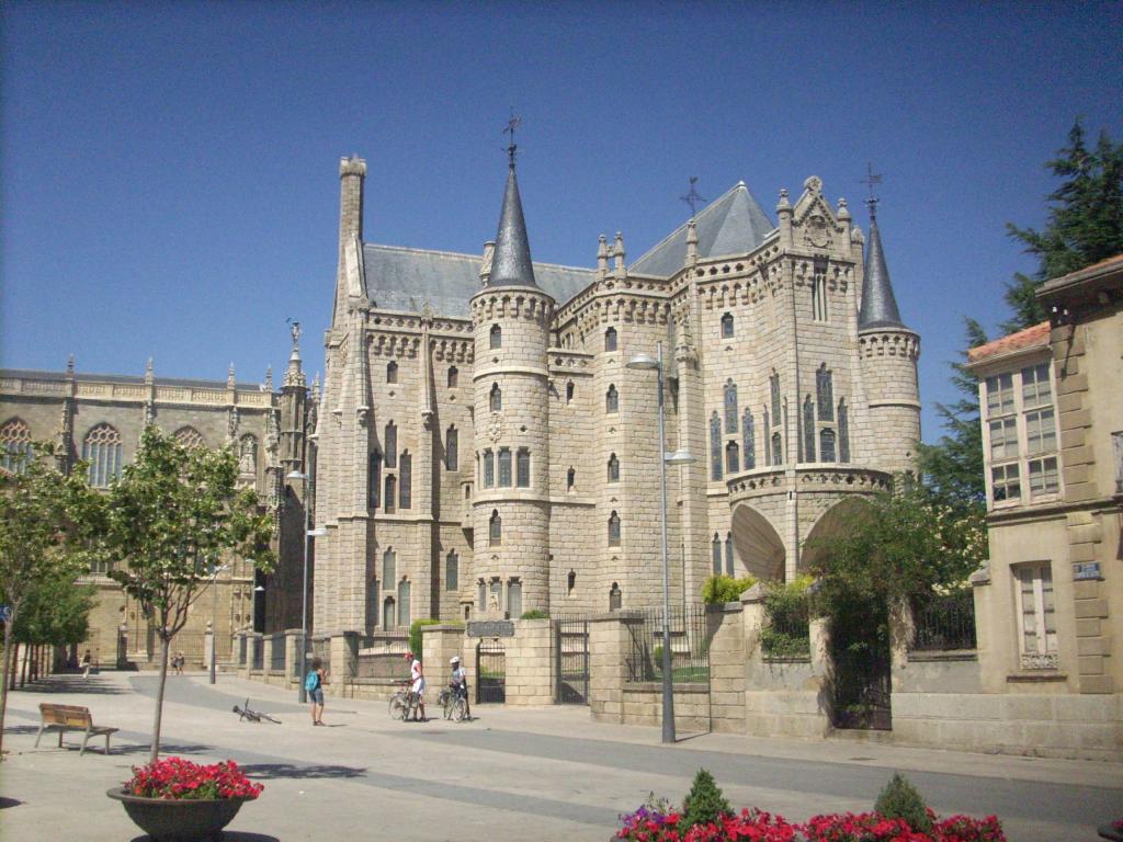 Astorga / Gaudi építészeti remek /Püspöki Palota/