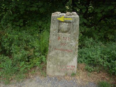 Camino út/ útban Sarria felé/még 121km Santiago/