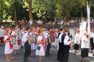 Szentkúti zarándoklat 2013/.Nagykátai harmonikások/